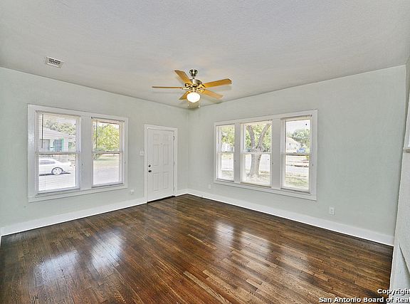 5th image of 751 Avant Ave
