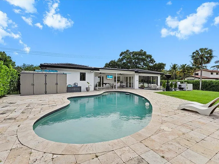 1049 W Palmetto Park Rd — Photo 31