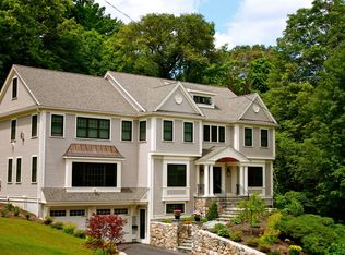 9 Priscilla Cir, Wellesley, MA 02481