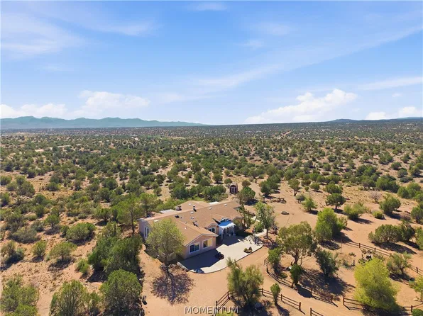 10450 E Cedar Ridge Road, Kingman, AZ 86401