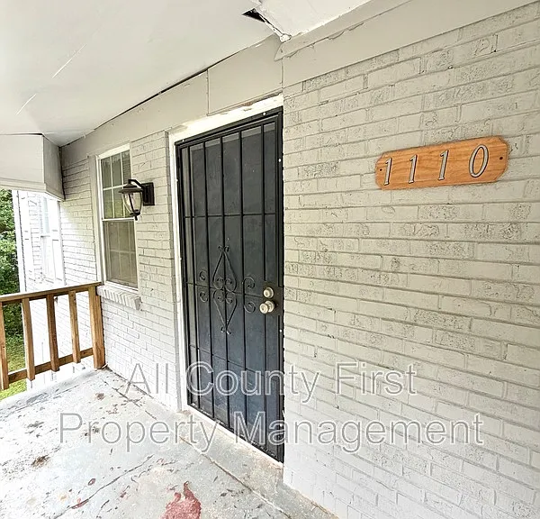 1110 Cato St NW — Photo 2