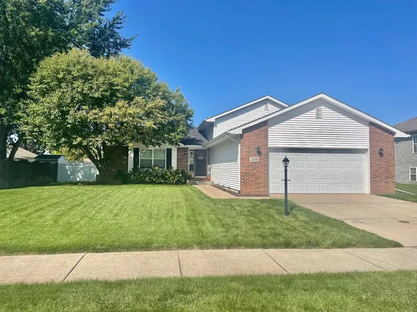254 Hidden Lake Dr, Hobart, IN 46342
