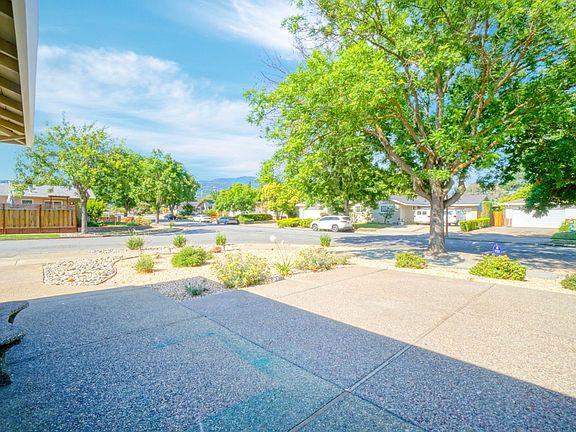 4th image of 1097 Cloverbrook Dr