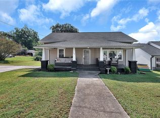 110 W Woodside Cir, Liberty, SC 29657