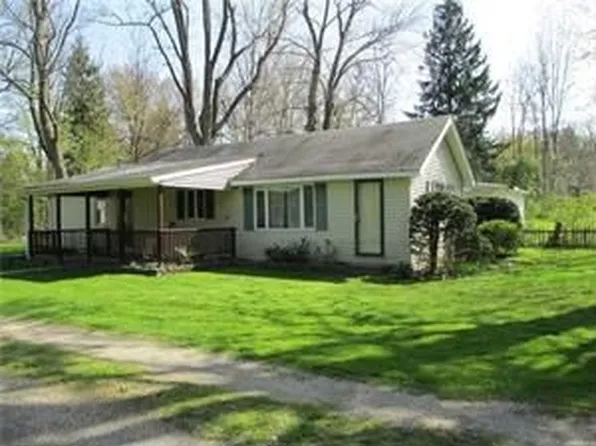 9647 Court St, Angola, NY 14006