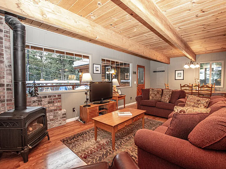 758 Chapel Ln — Photo 4