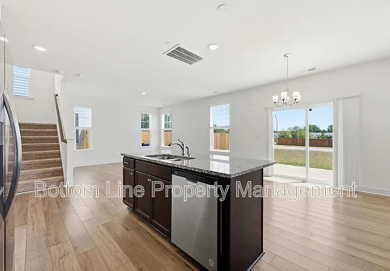 24 Blackthorn Ln — Photo 44