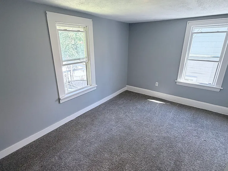 913 Dayton St — Photo 10