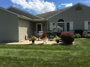 2701 Lakewood Dr, Adrian, MI