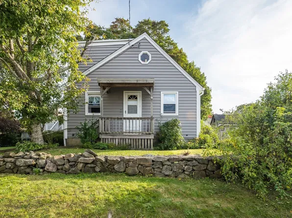 16 Tremont St, Dartmouth, MA 02748