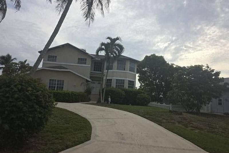 2nd image of 6046 Lake Grasmere Way