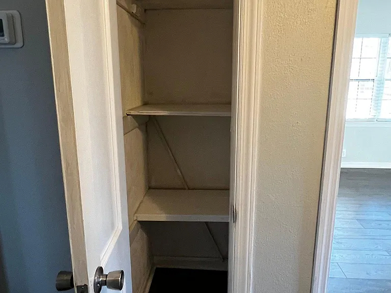 2415 Hamill Rd — Photo 24