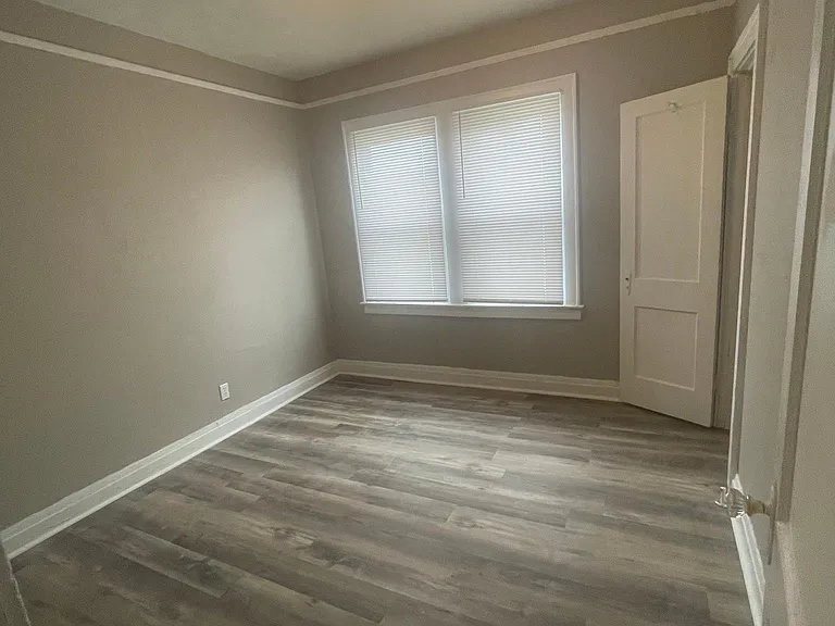 1310 Grosscup Ave #4 — Photo 2