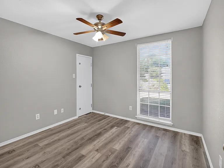 6318 Brookcrest Dr — Photo 17