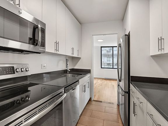 5th image of 800 5th Ave APT 24b