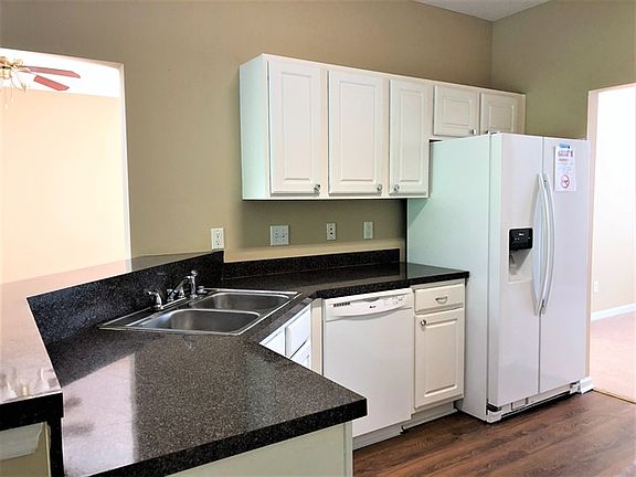 3rd image of 180 Hainsworth Dr