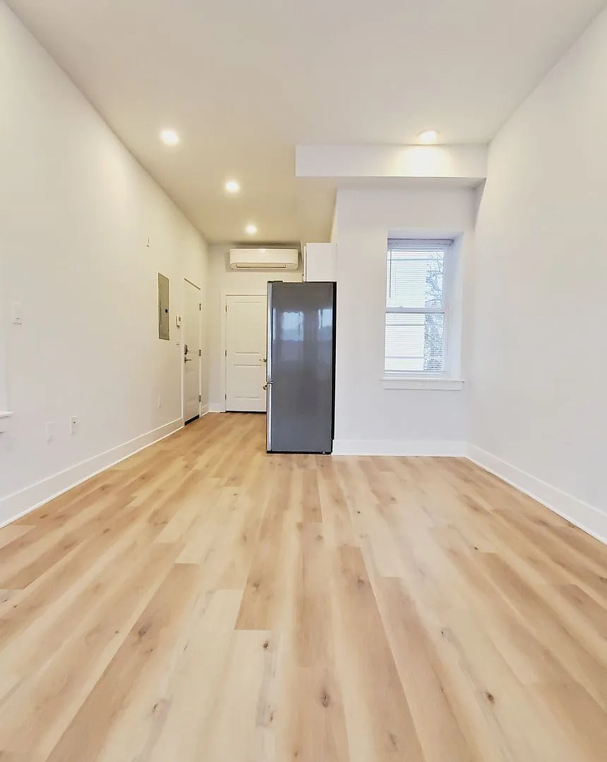 4138 W Girard — Photo 3