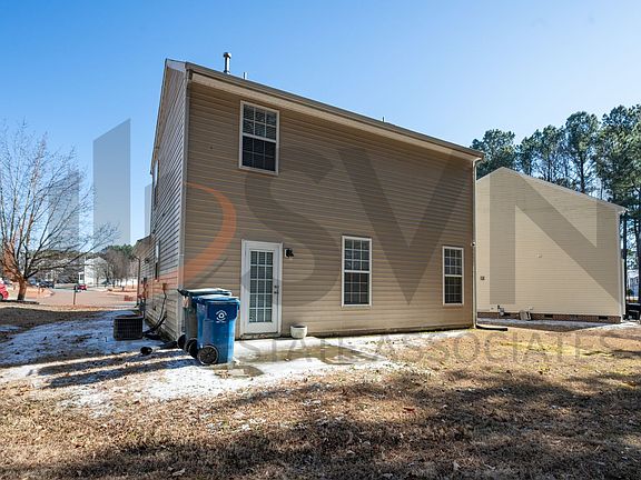 2nd image of 23 Crescent Hill Ct