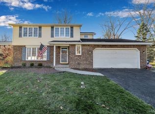 61 Eveningwood Ln, East Amherst, NY 14051