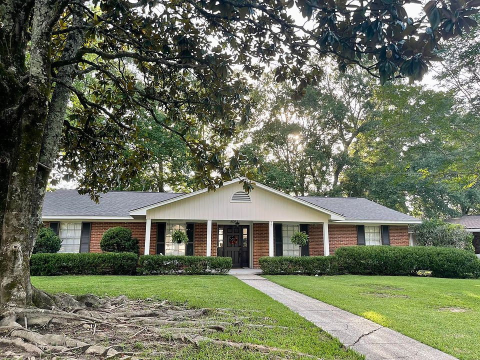 1st image of 605 Woodland Hills Dr
