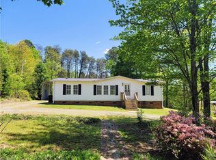 1290 Byerly Dr, Walnut Cove, NC 27052
