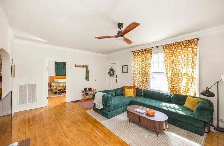 1011 Calvert St — Photo 3