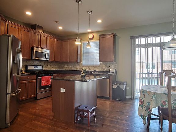 5th image of 2553 Dunraven Ave