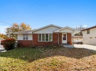 4149 Knob Hill Dr, Des Moines, IA 50317