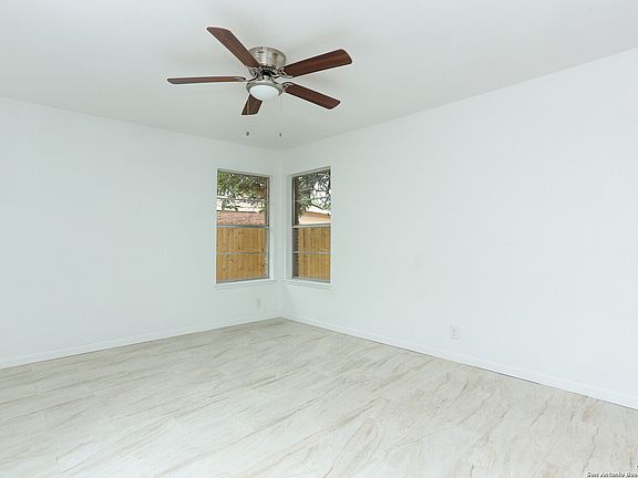4th image of 7502 Cartwheel Ln