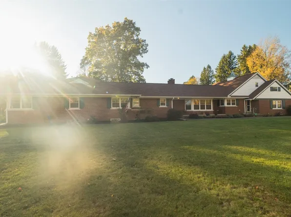 711 Wayne St, Corry, PA 16407
