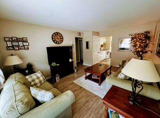 2081 Annabelle Ct #B, Chesterton, IN 46304