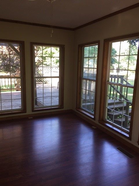 2nd image of 132 Ross Rd