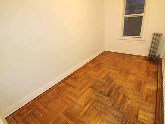 5th image of 117 Bay 40th St #2