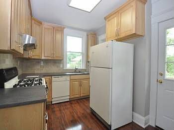 4th image of 3907 Millsbrae Ave