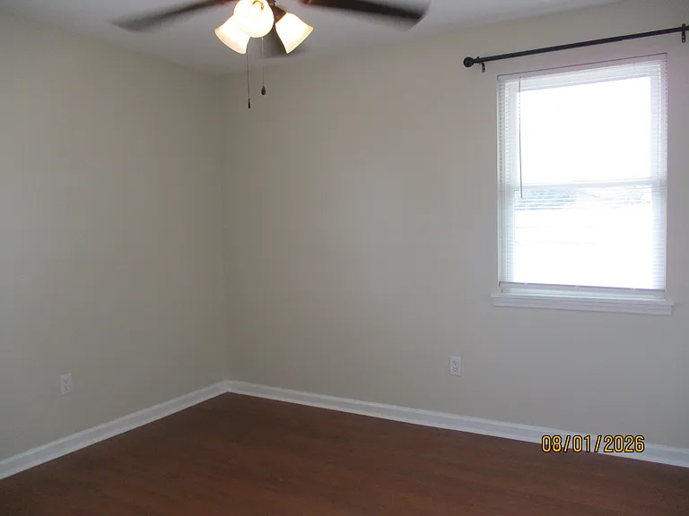 616 Langley Ct — Photo 10