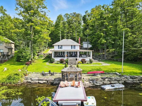 107 E Island Ln, Lake Ariel, PA 18436