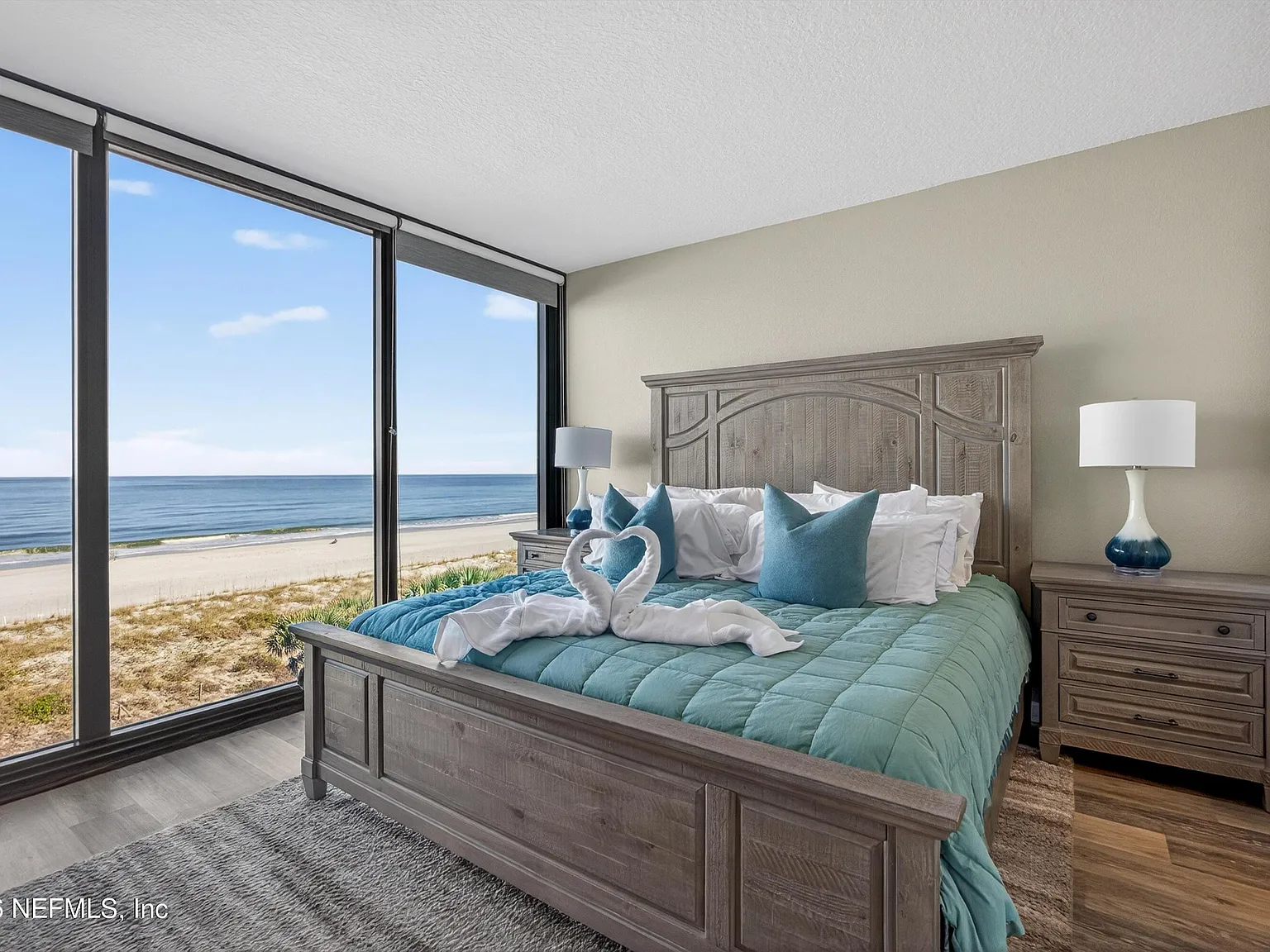 2 bed, 2.0 bath, 1080 sqft, $4,500 — Photo 2