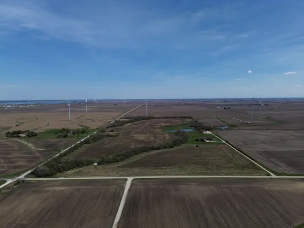 1976 E 24th Rd, Ransom, IL 60470