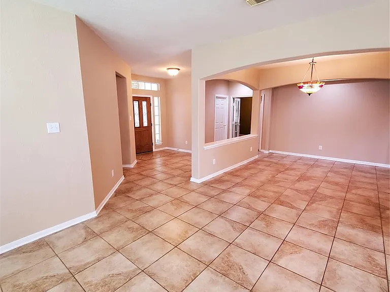 2715 Falling Forest Ct — Photo 15