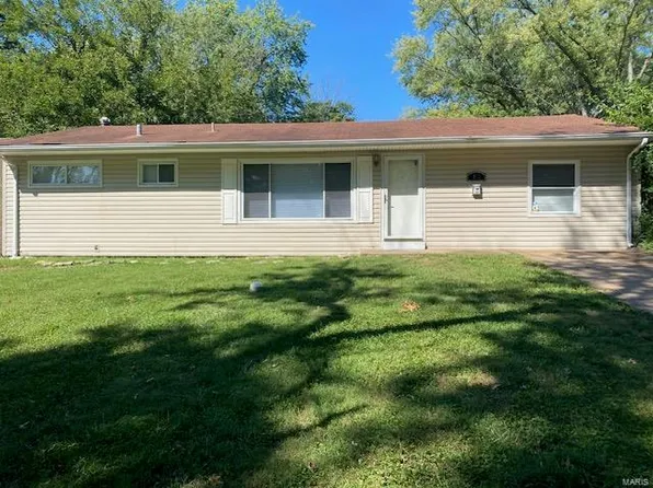 10123 Tamworth Dr, Saint Louis, MO 63136