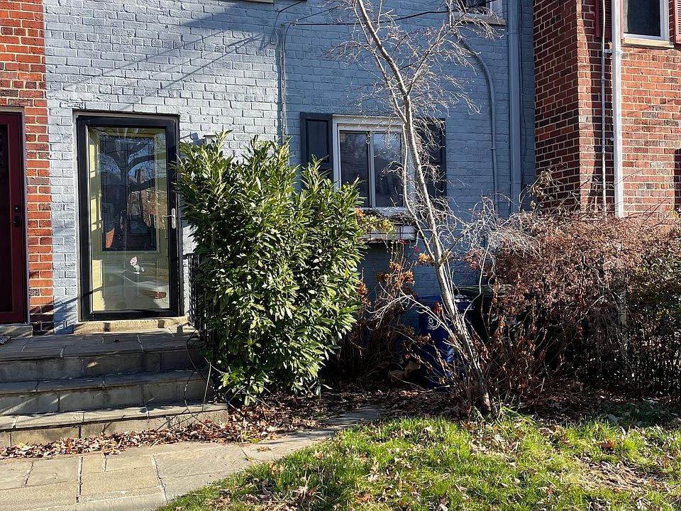 1st image of 223 Aspen St