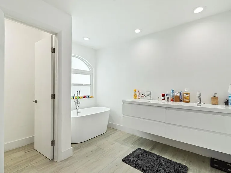 20541 SW 2nd St — Photo 13