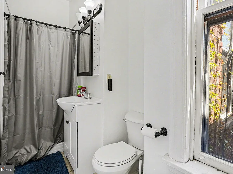 231 Boas St — Photo 25