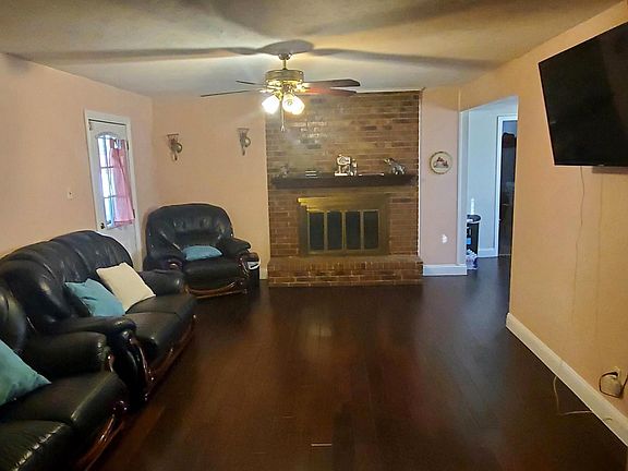 4th image of 1018 Rockledge Dr