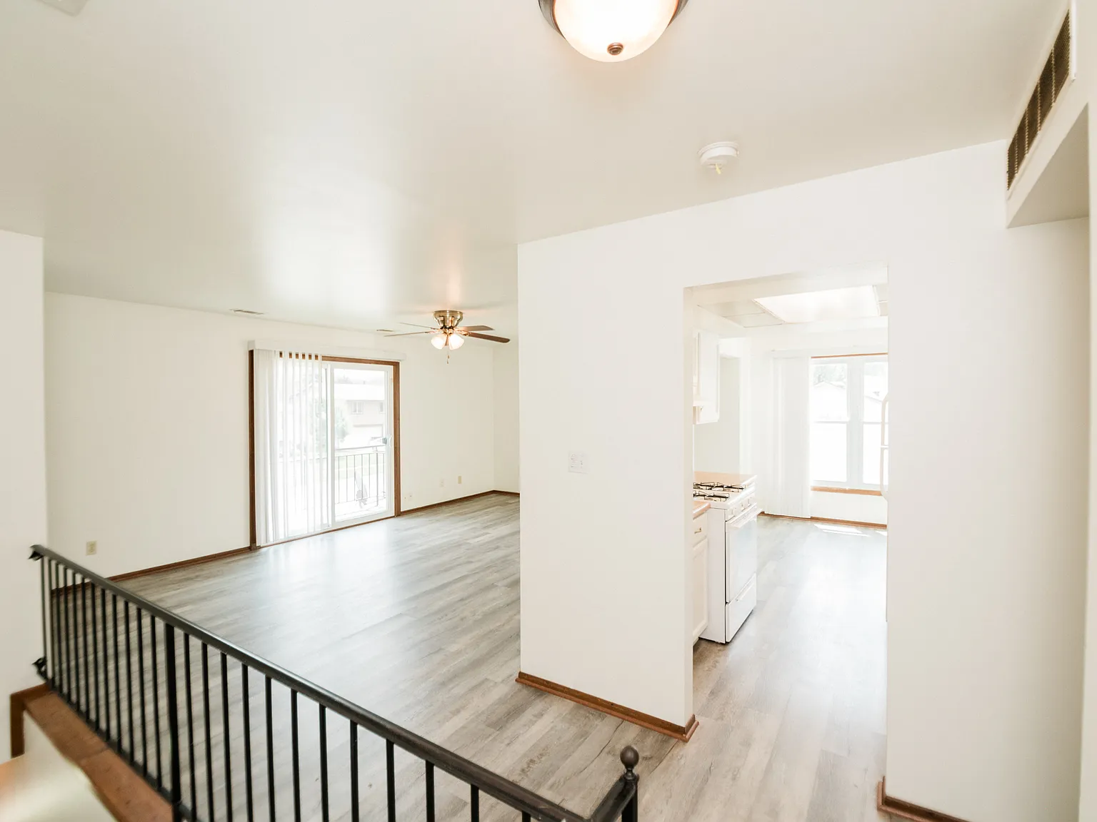 2 bed, 1225 sqft, $1,400 — Photo 2