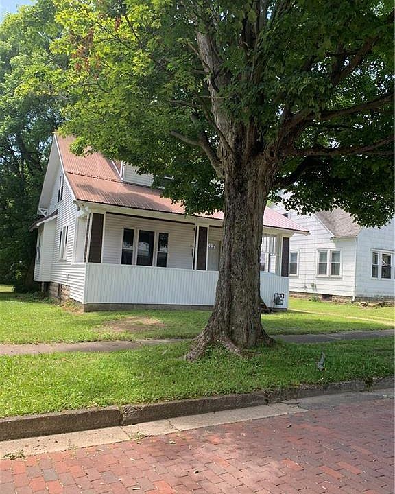 2nd image of 42 W Congress St
