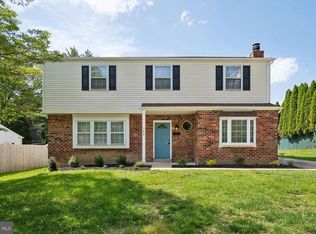 548 Cathedral Rd, Philadelphia, PA 19128