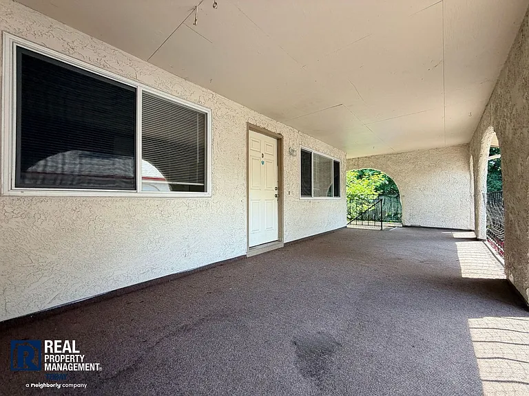DB&D Realty LLC - 6115 — Photo 18
