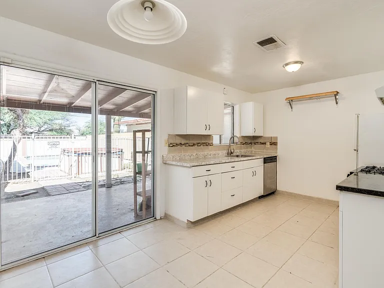 4009 N Tyndall Ave — Photo 14