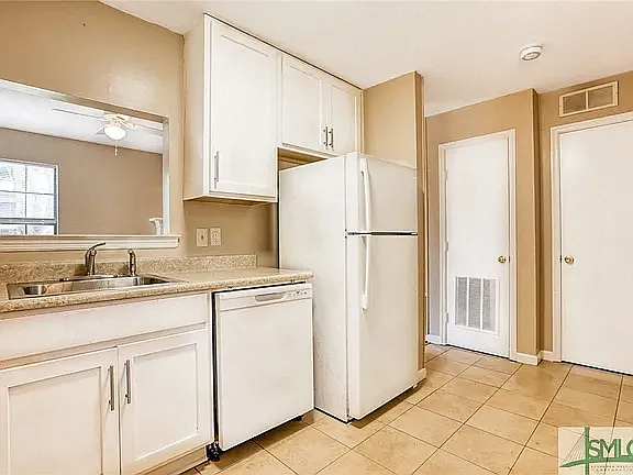 3 bed, 1224 sqft, $1,800 — Photo 4